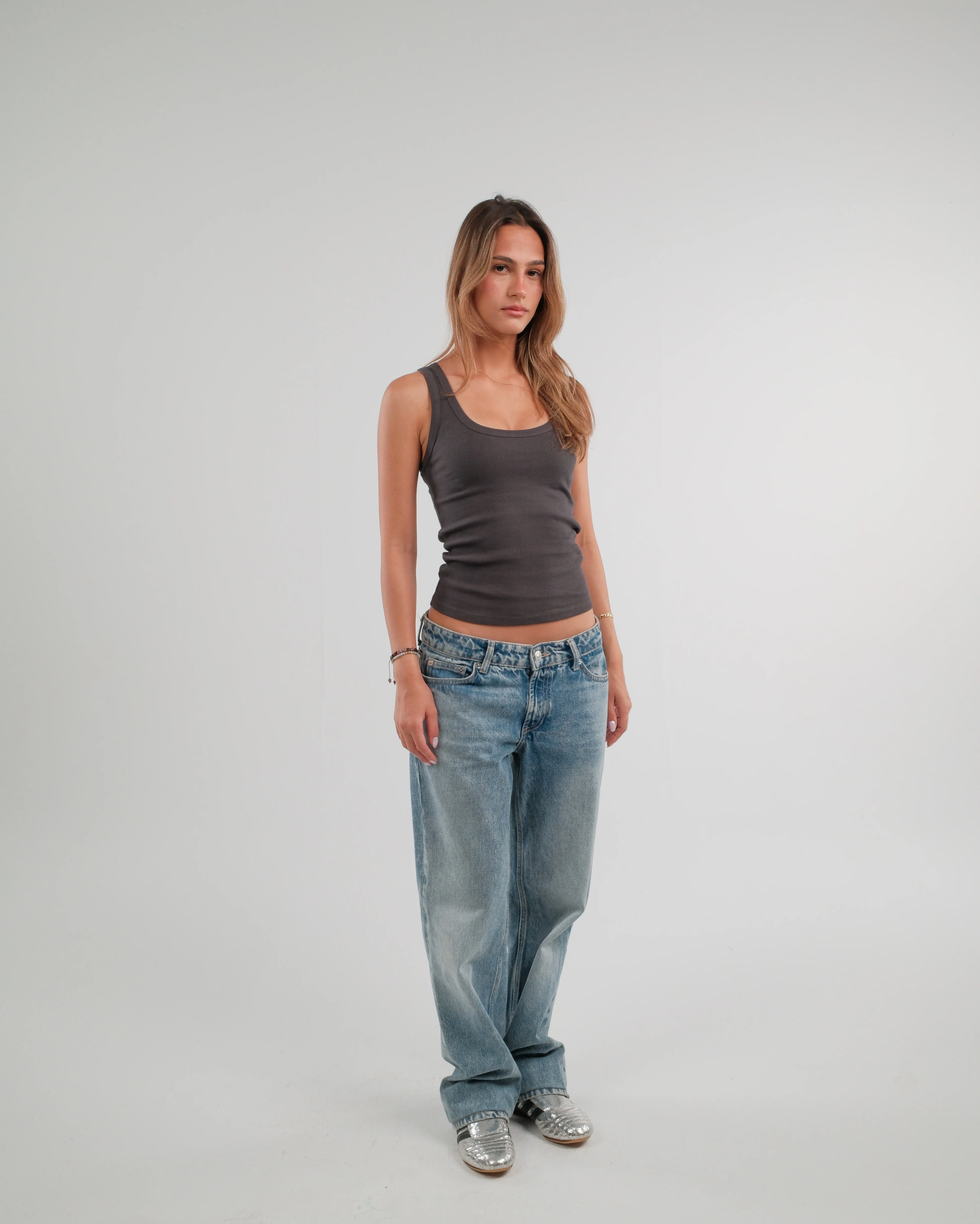 U-Shaped Tank Top - Image 12