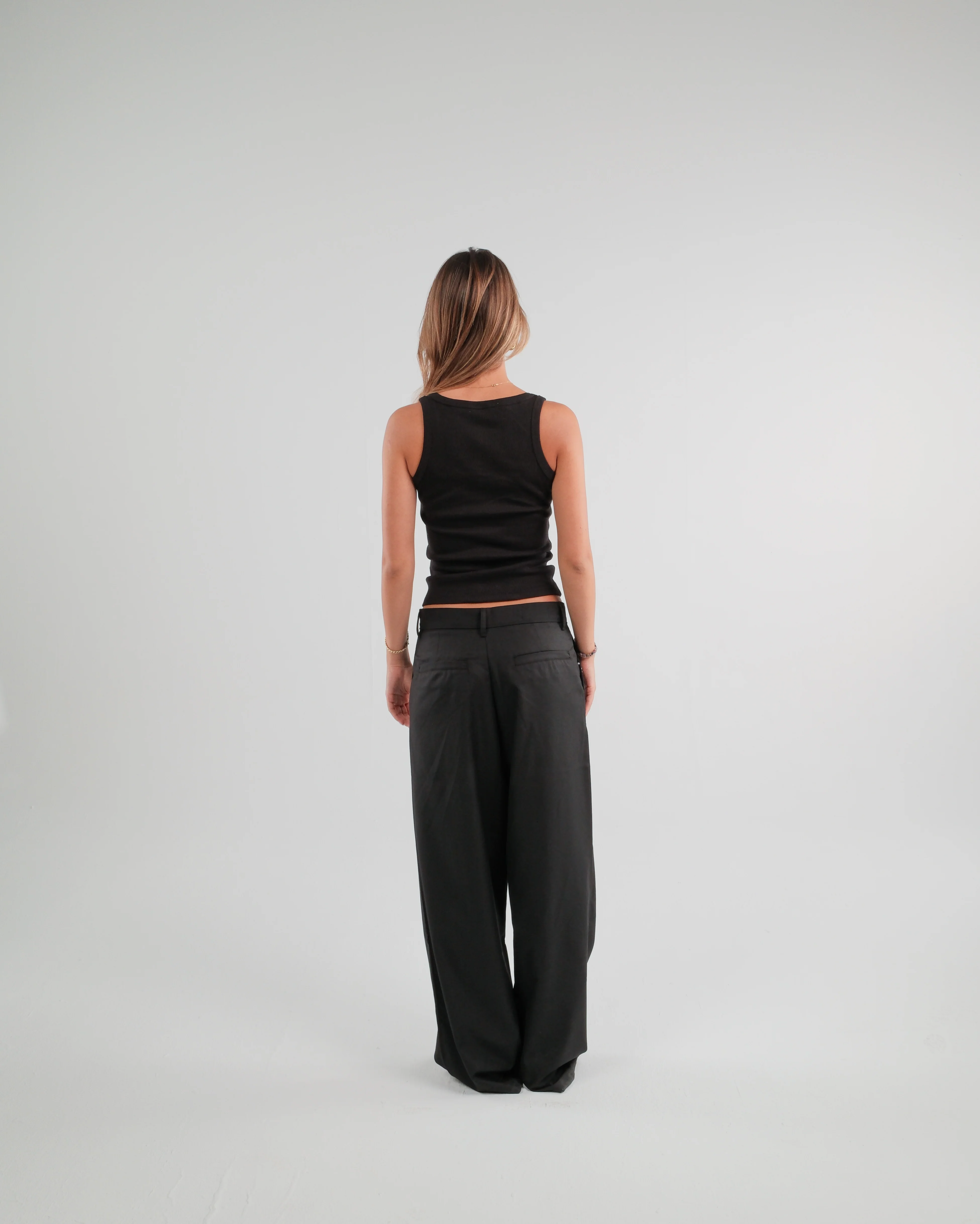U-Shaped Tank Top - Image 3