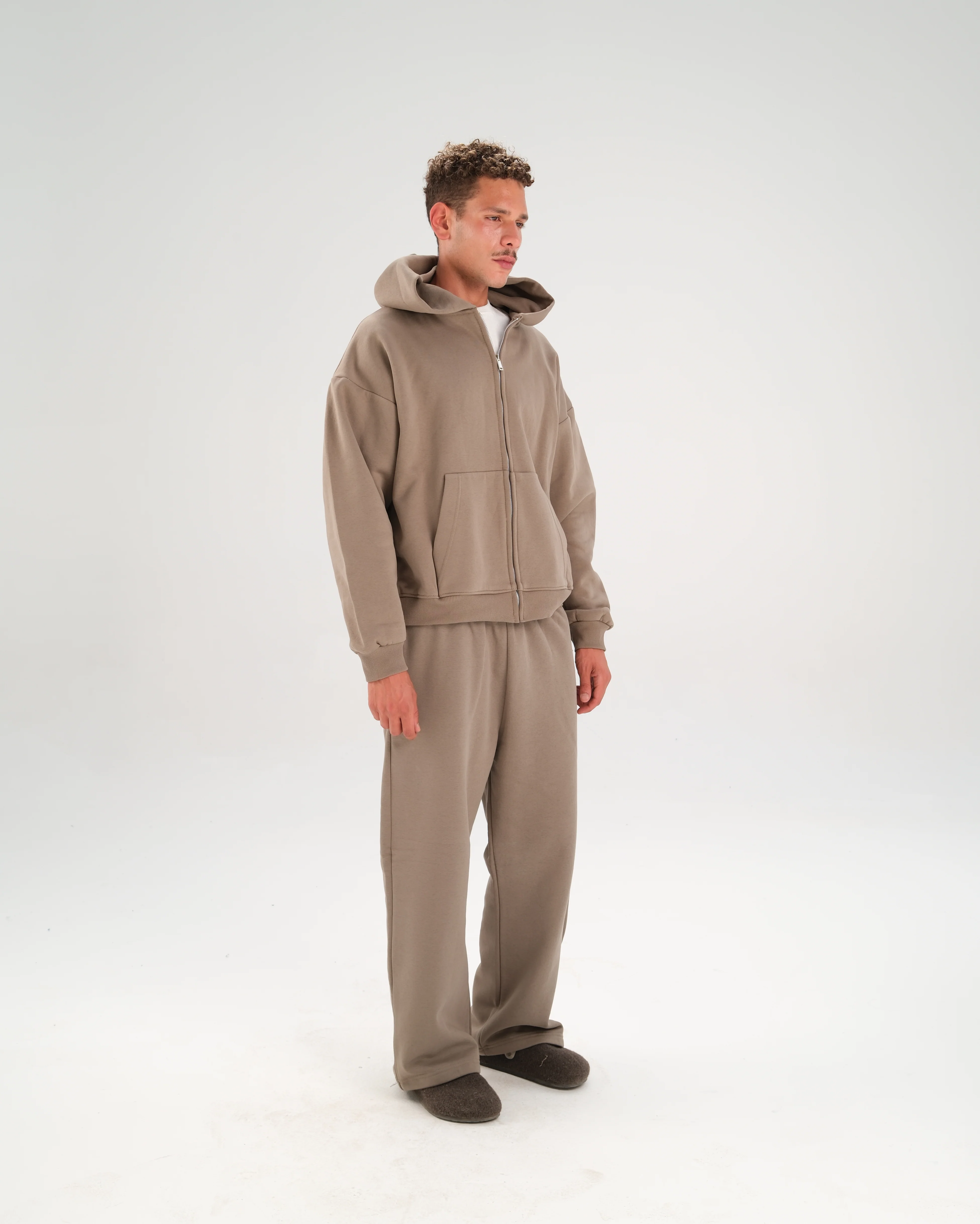 The Heavyweight Zipup - Image 15