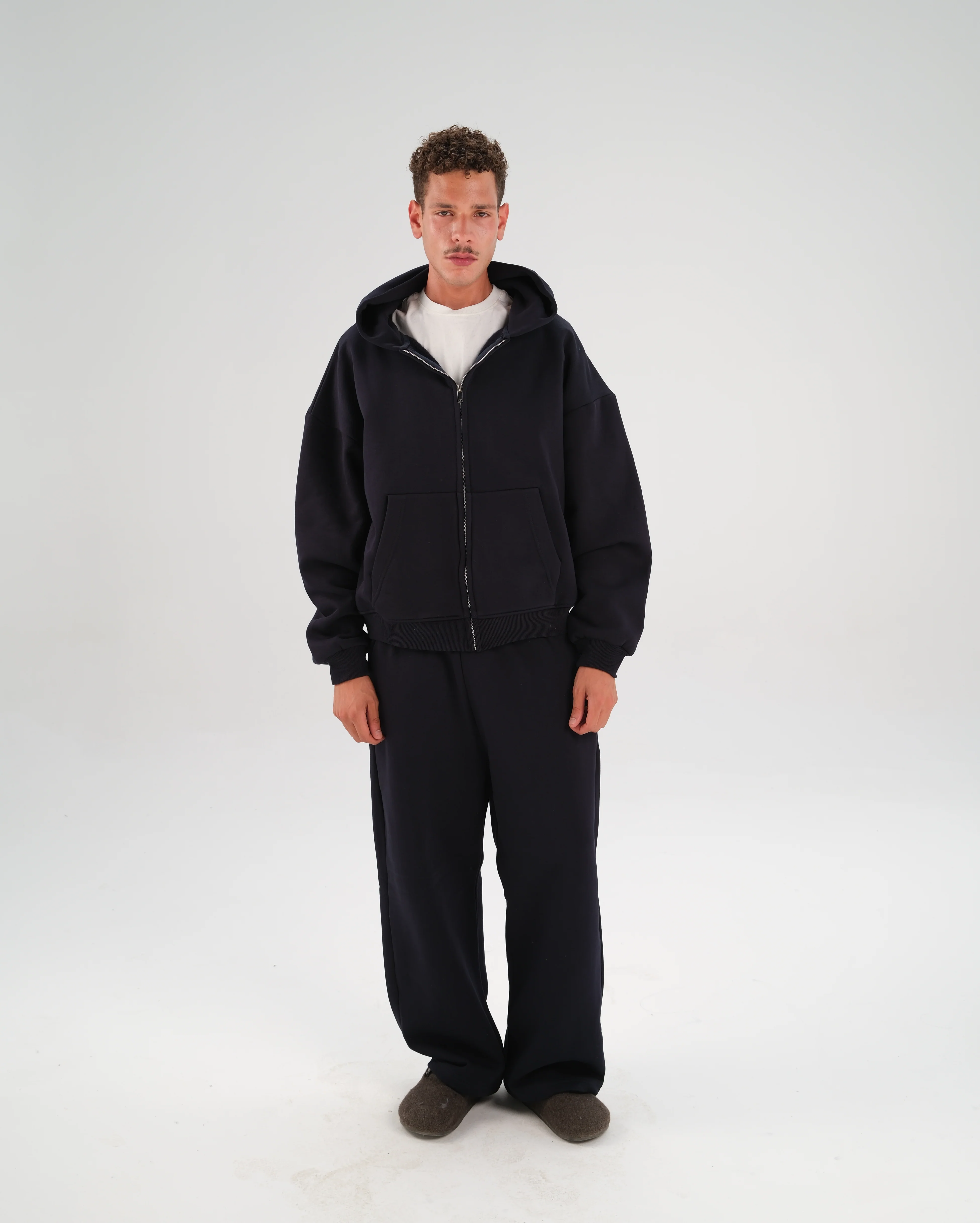 The Heavyweight Zipup - Image 16