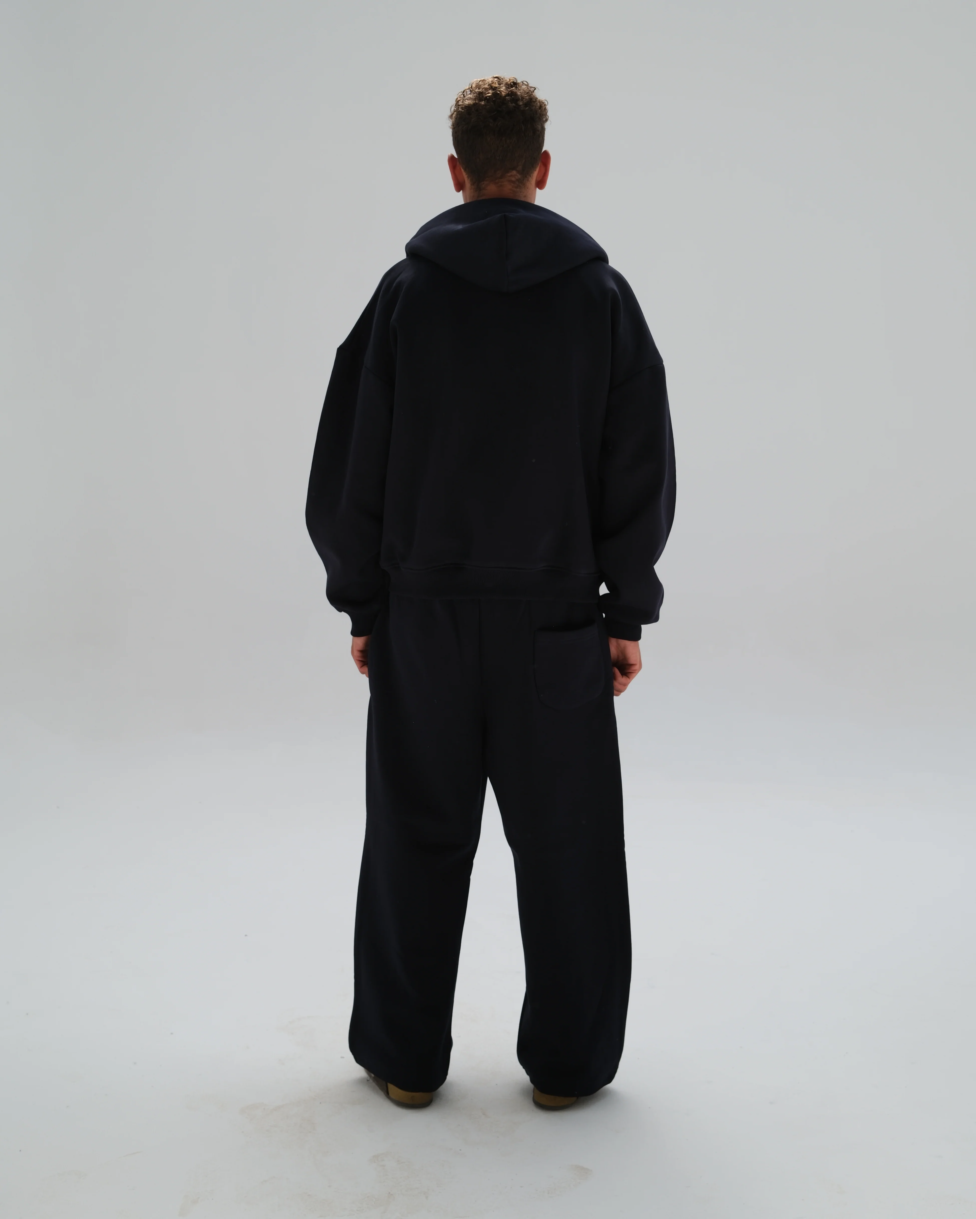 The Heavyweight Zipup - Image 18